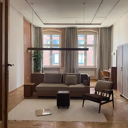 아파트 Visitting - Gwarna *